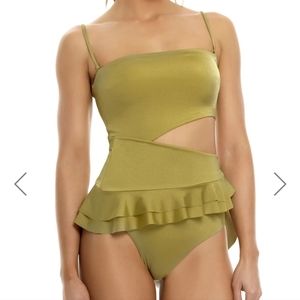 Agua Bendita Giann one piece